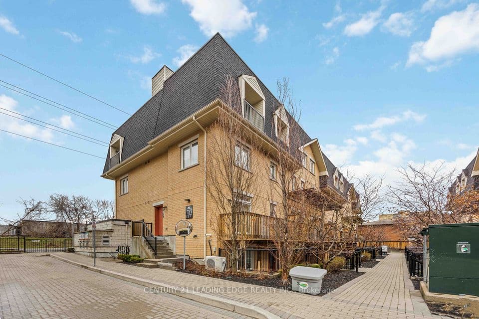 380 Hopewell Avenue 121, Toronto, ON M6E 2S2 – photo 3