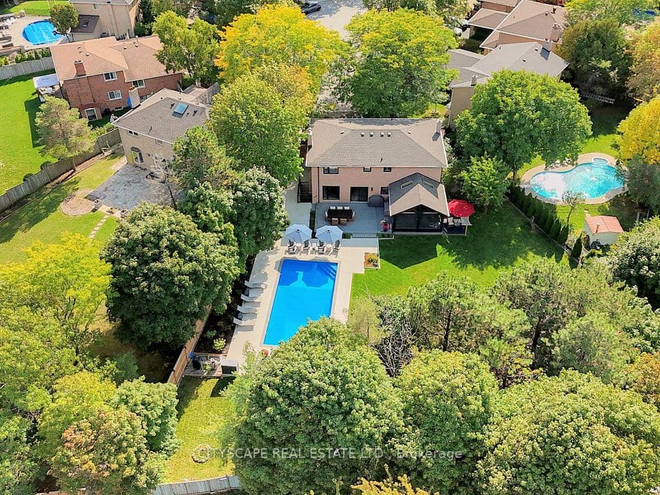 2585 Kenna Court, Mississauga, ON L5K 2K4 – main photo