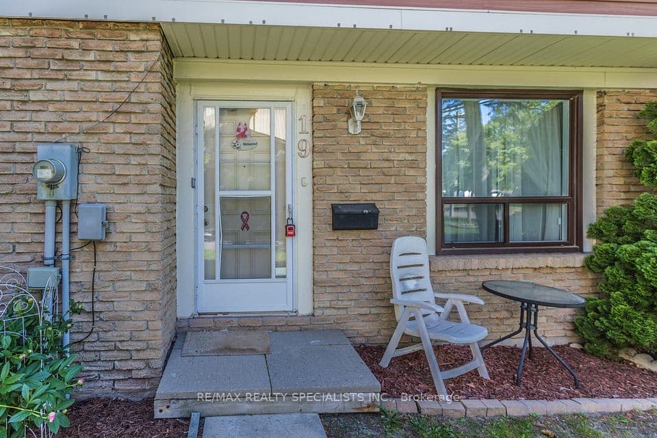 98 Falconer Drive 19, Mississauga, ON L5N 1Y2 – photo 2
