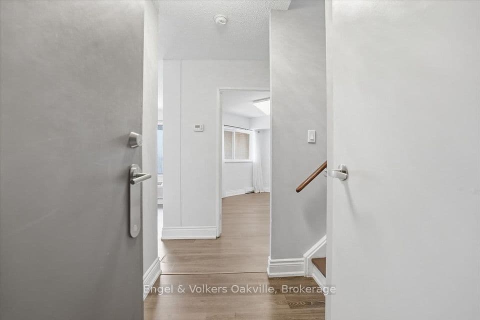 1000 Cedarglen Gate 625, Mississauga, ON L5C 3Z5 – photo 3