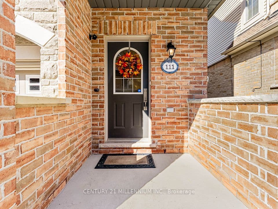 111 Cedar Lake Crescent, Brampton, ON L6Y 0R1 – photo 3