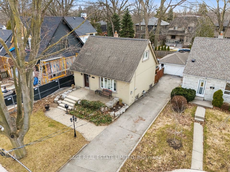 11 Chelsea Drive, Toronto, ON M8W 4R5 – photo 2
