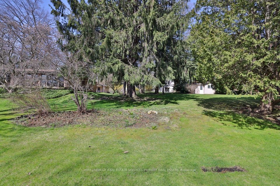 845 Chaucer Avenue, Mississauga, ON L5H 2Z5 – photo 2