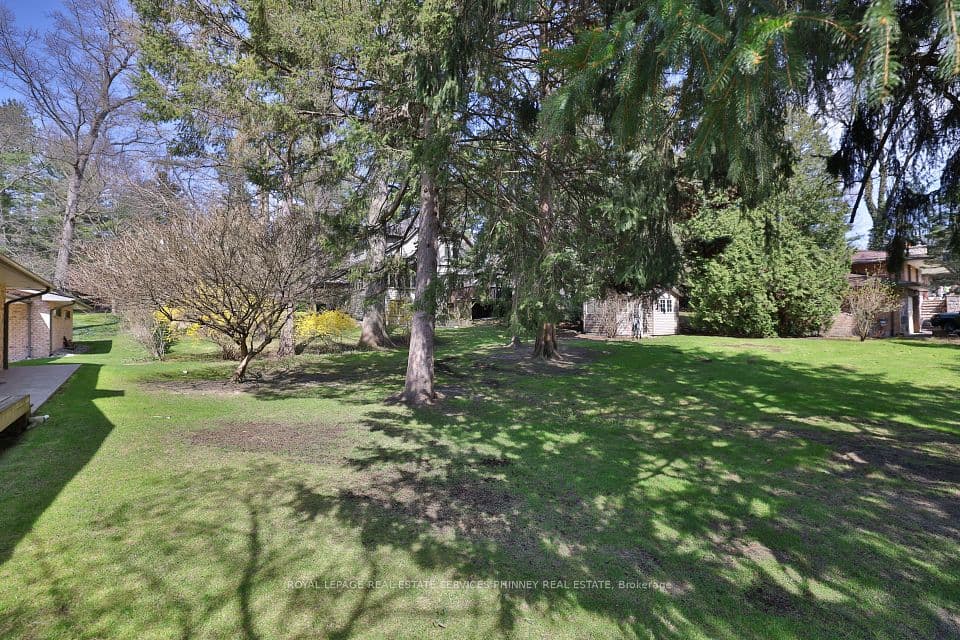 845 Chaucer Avenue, Mississauga, ON L5H 2Z5 – photo 3