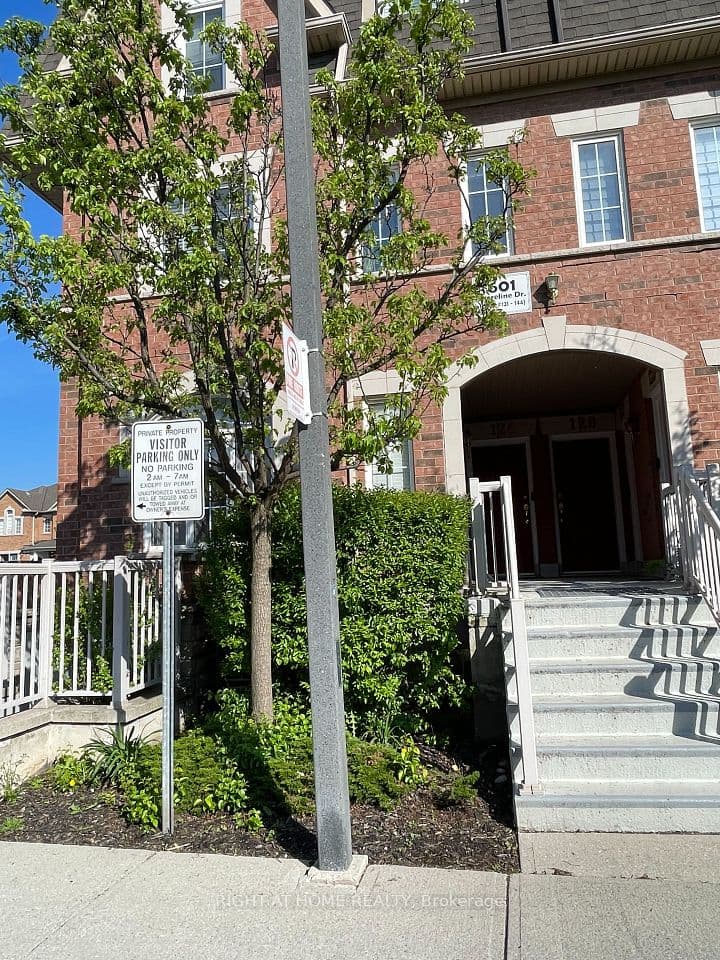 601 Shoreline Drive 122, Mississauga, ON L5B 4J9 – photo 2