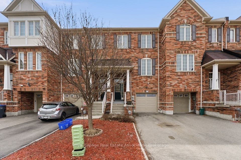647 Courtney Valley Road, Mississauga, ON L5V 0C4 – main photo