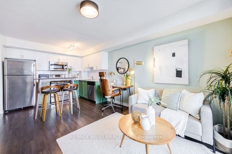 812 Lansdowne Avenue 704, Toronto, ON M6H 4K5 – photo 3