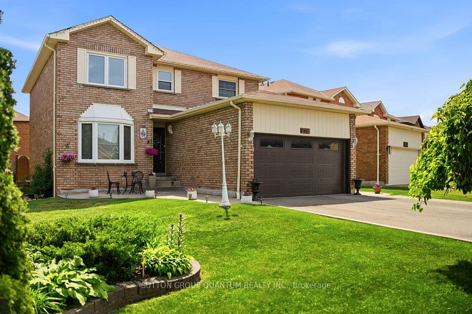 276 Lech Walesa Drive, Mississauga, ON L5B 3W6 – photo 2