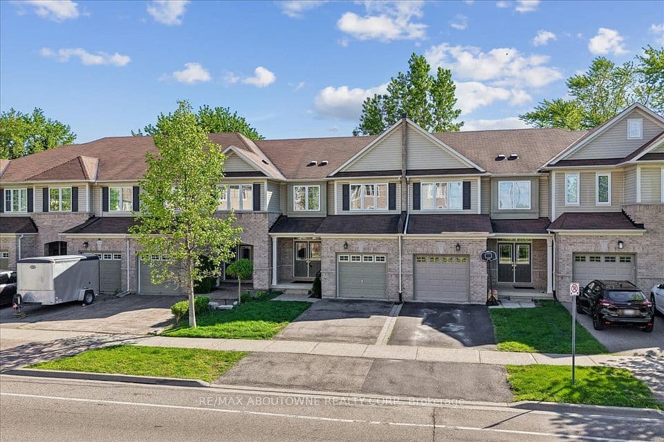 2020 Colonel William Parkway, Oakville, ON L6M 0L9 – photo 2