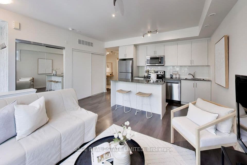 130 Long Branch Avenue 2, Toronto, ON M8W 0B2 – main photo