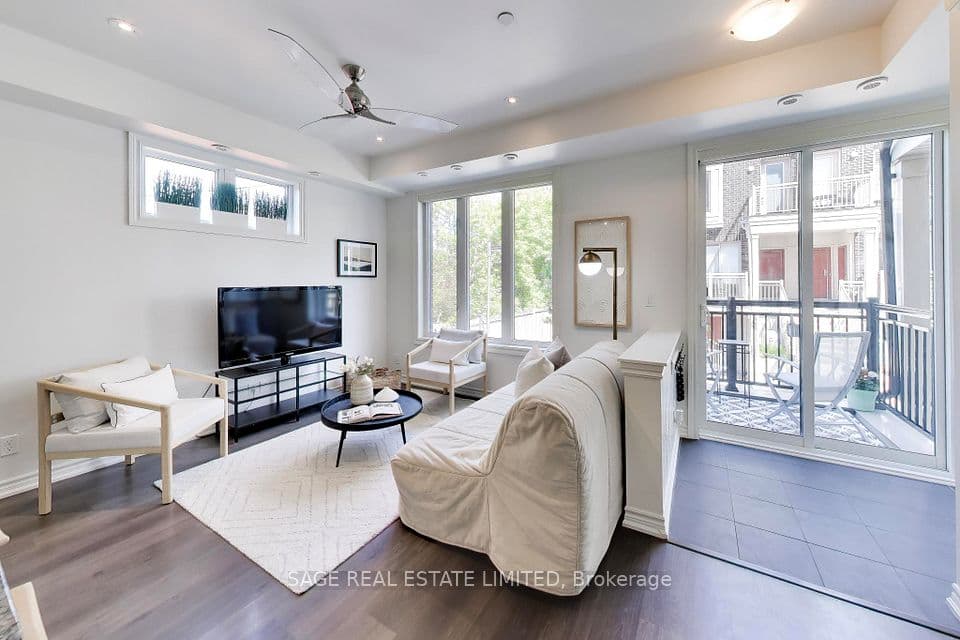 130 Long Branch Avenue 2, Toronto, ON M8W 0B2 – photo 3