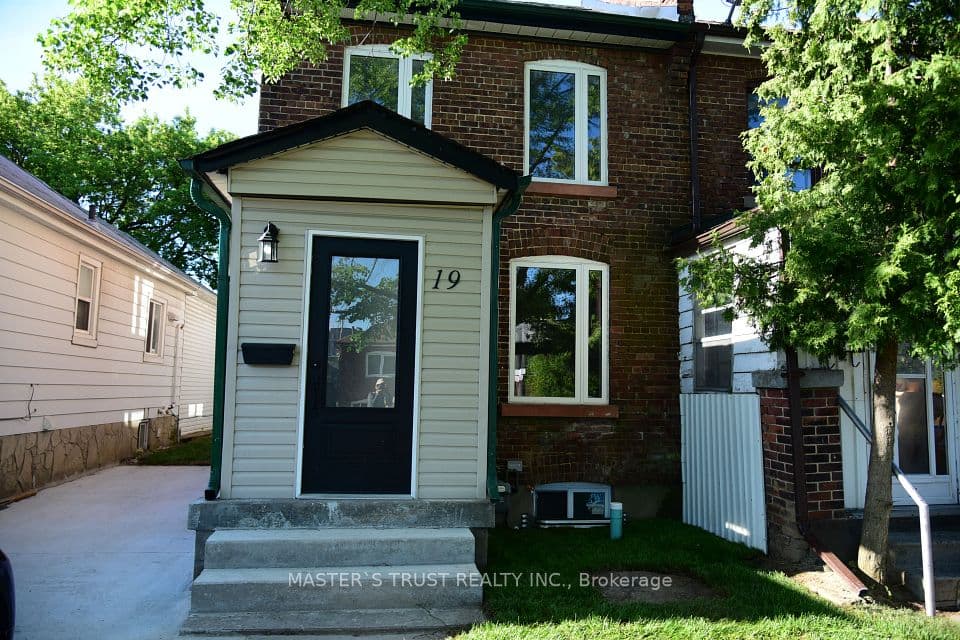 19 Emmett Avenue, Toronto, ON M6M 2E3 – main photo