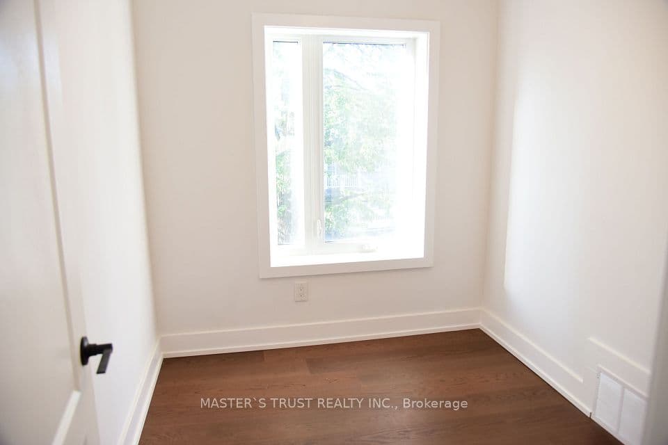 19 Emmett Avenue, Toronto, ON M6M 2E3 – photo 3