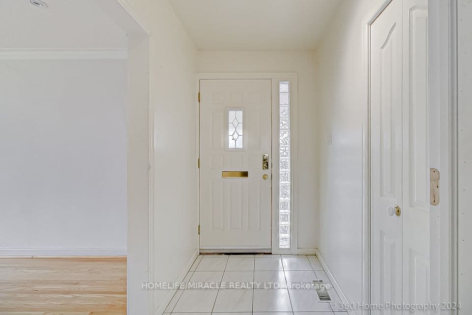 30 Fallowfield Road, Toronto, ON M9W 2W2 – photo 3