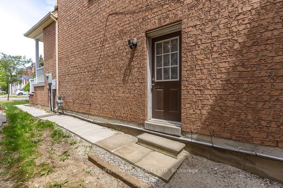 22 Domenico Crescent, Brampton, ON L6P 1H5 – photo 3
