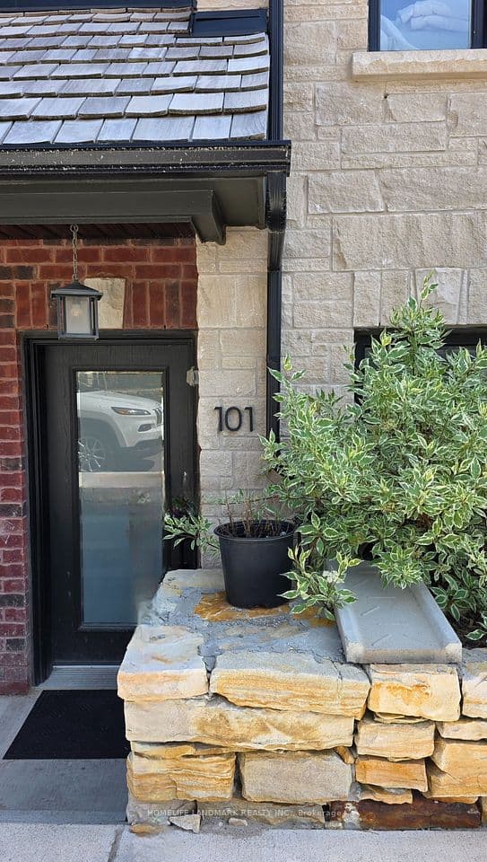 21 Wasdale Road 101, Mississauga, ON L5M 2R2 – photo 2