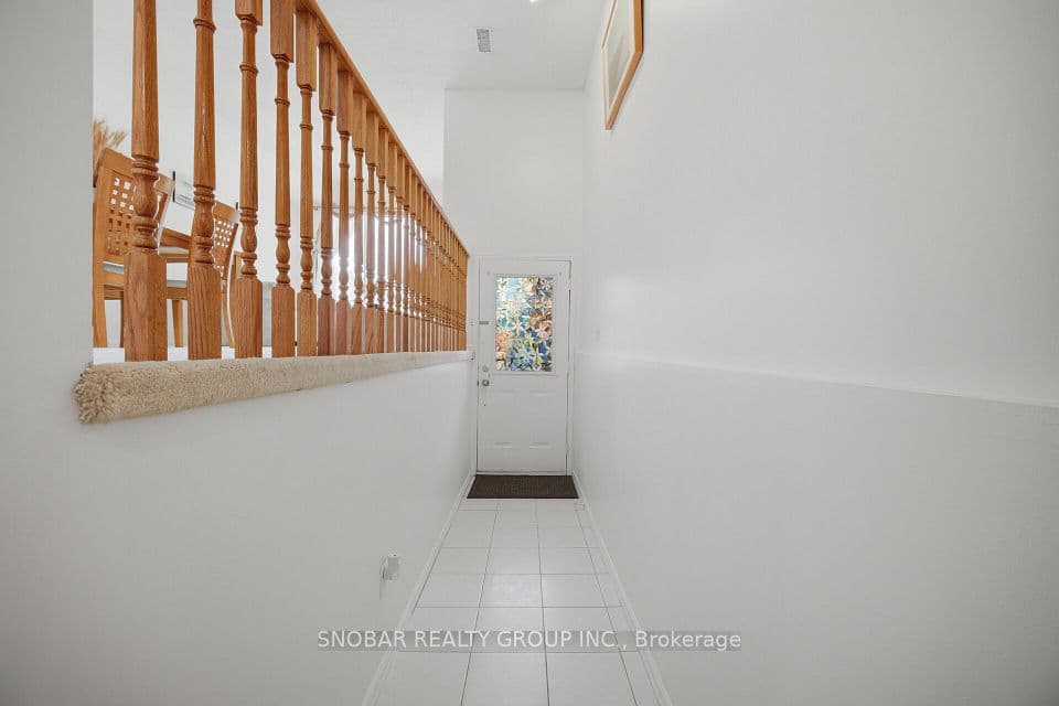 1050 Bristol Road W 31, Mississauga, ON L5V 2E8 – photo 2