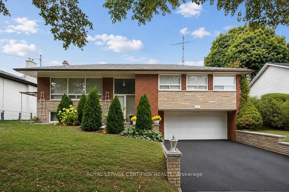 1639 Sunnycove Drive, Mississauga, ON L4X 1B6 – main photo