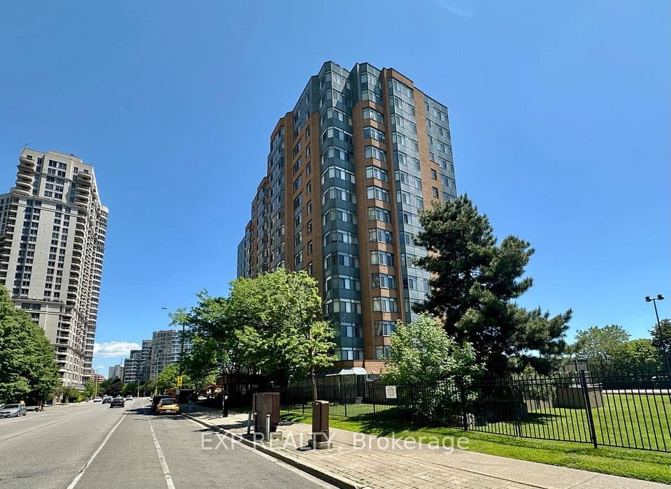 300 Webb Drive 303, Mississauga, ON L5B 3W3 – main photo