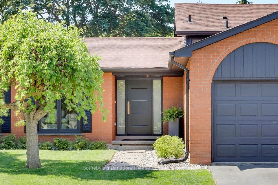 312 Pinegrove Road, Oakville, ON L6K 3R1 – photo 2