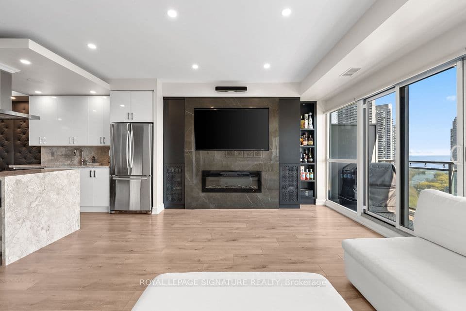 165 Legion Road 2128, Toronto, ON M8Y 0B3 – photo 3