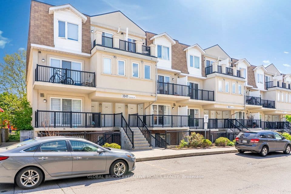 3041 Finch Avenue W 2054, Toronto, ON M9M 0A4 – main photo