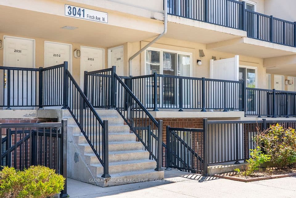 3041 Finch Avenue W 2054, Toronto, ON M9M 0A4 – photo 2