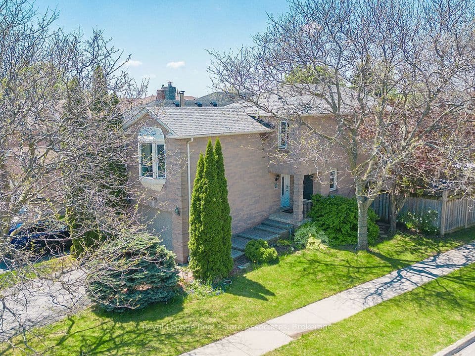 1308 Valerie Crescent, Oakville, ON L6J 7E2 – main photo