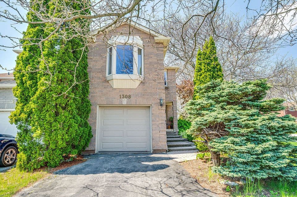 1308 Valerie Crescent, Oakville, ON L6J 7E2 – photo 3