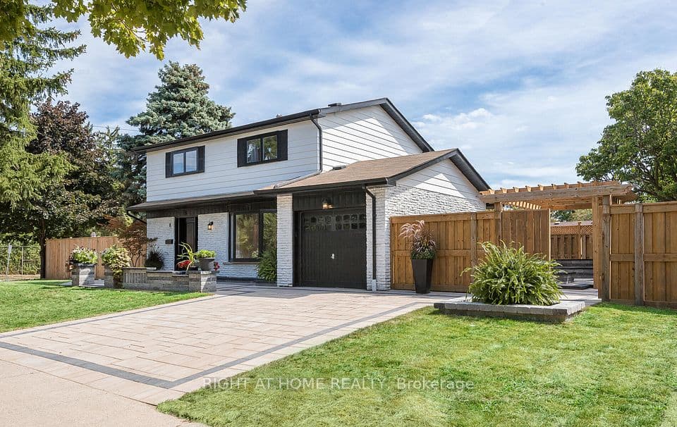 8 Culham Street, Oakville, ON L6H 1G4 – main photo