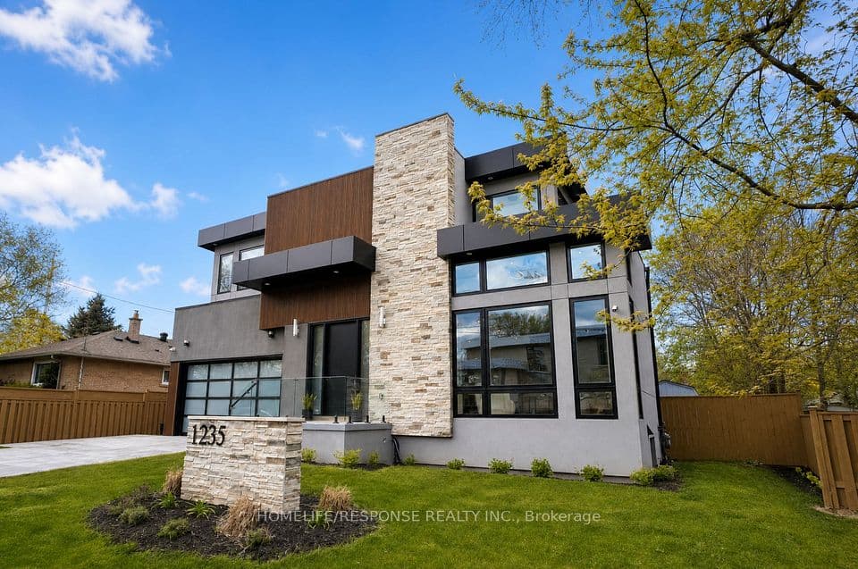 1235 Whittington Road, Mississauga, ON L5J 3J8 – photo 2