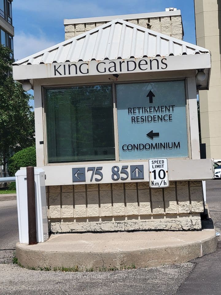 75 King Street E PH2, Mississauga, ON L5A 4G5 – main photo