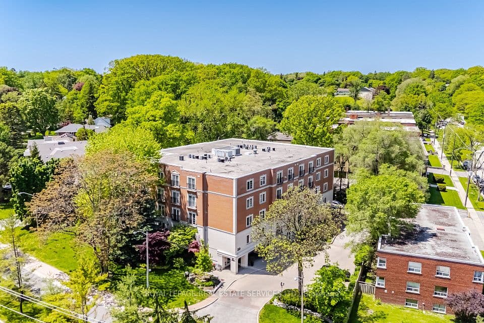 30 Anglesey Boulevard PH403, Toronto, ON M9A 3B5 – main photo