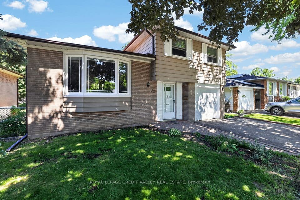32 Farmington Drive, Brampton, ON L6W 2V2 – photo 3