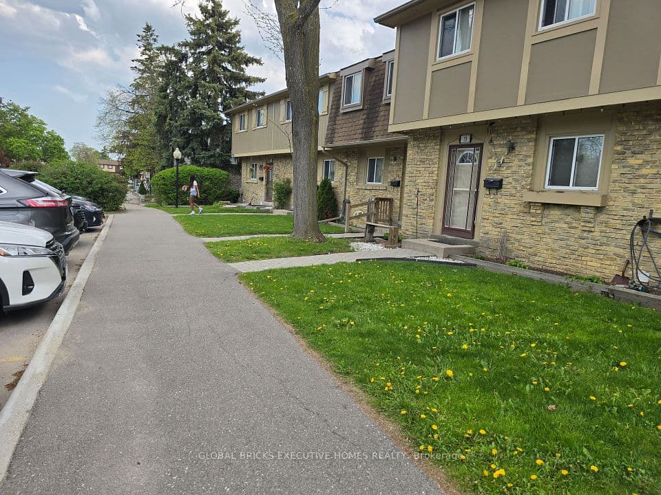 57 Hansen Road N 34, Brampton, ON L6V 3C6 – photo 2