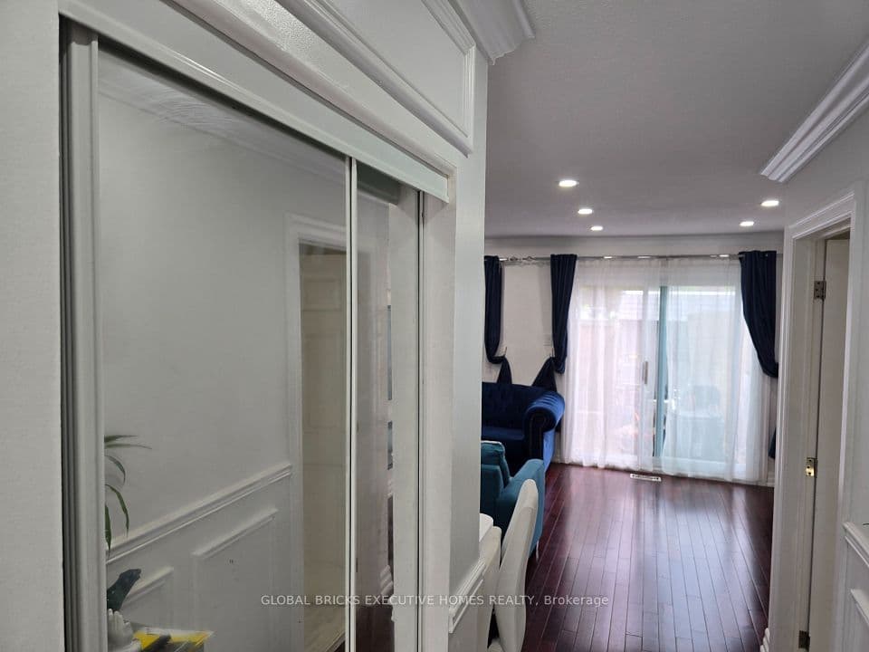 57 Hansen Road N 34, Brampton, ON L6V 3C6 – photo 3