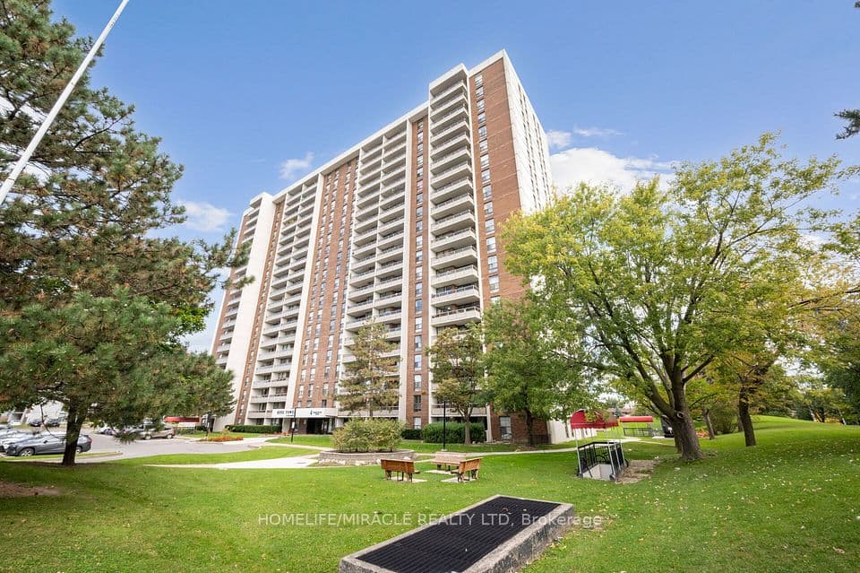 4 Kings Cross Road 1511, Brampton, ON L6T 3X8 – photo 2