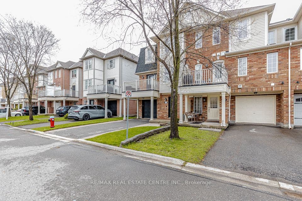 924 Burgess Gardens, Milton, ON L9T 0K8 – photo 2