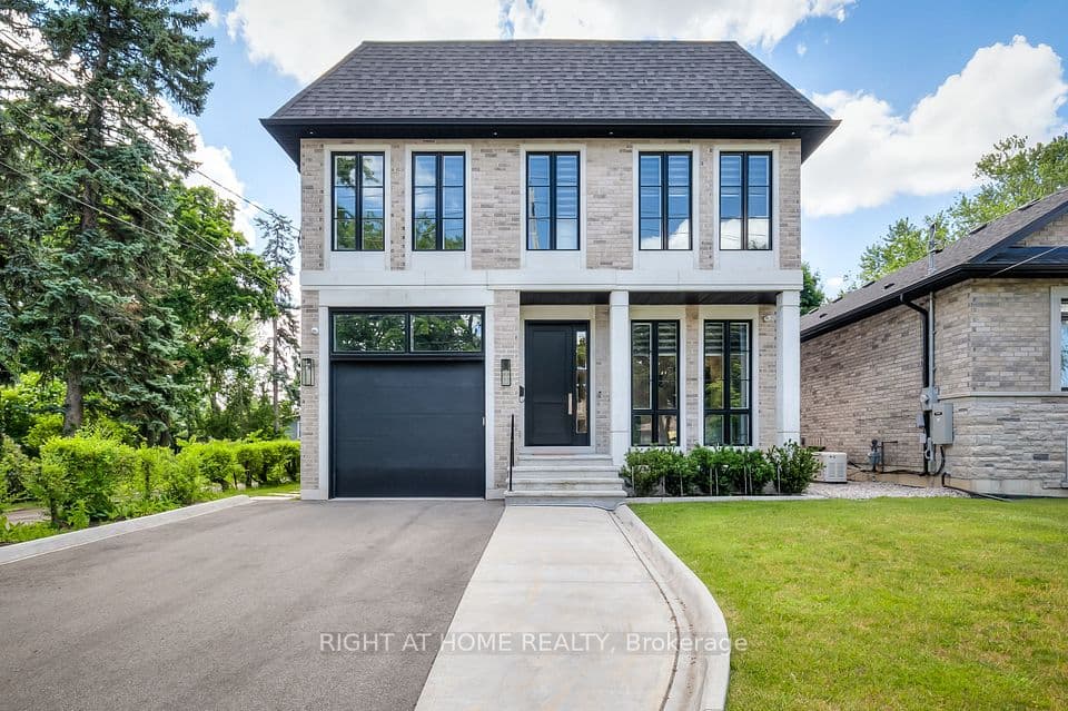 124 Shaver Avenue N, Toronto, ON M9B 4N8 – main photo