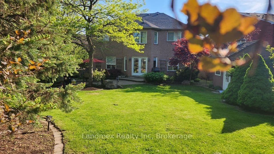 5423 Planter's Wood Court, Mississauga, ON L5M 5V6 – photo 3