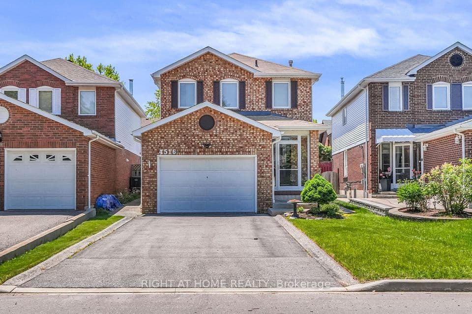 4516 Donegal Drive, Mississauga, ON L5M 4G9 – photo 2