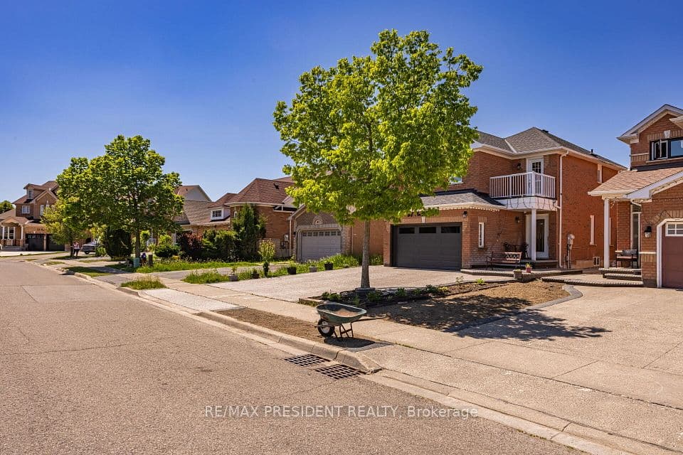 64 Orchid Drive, Brampton, ON L7A 2C8 – photo 3