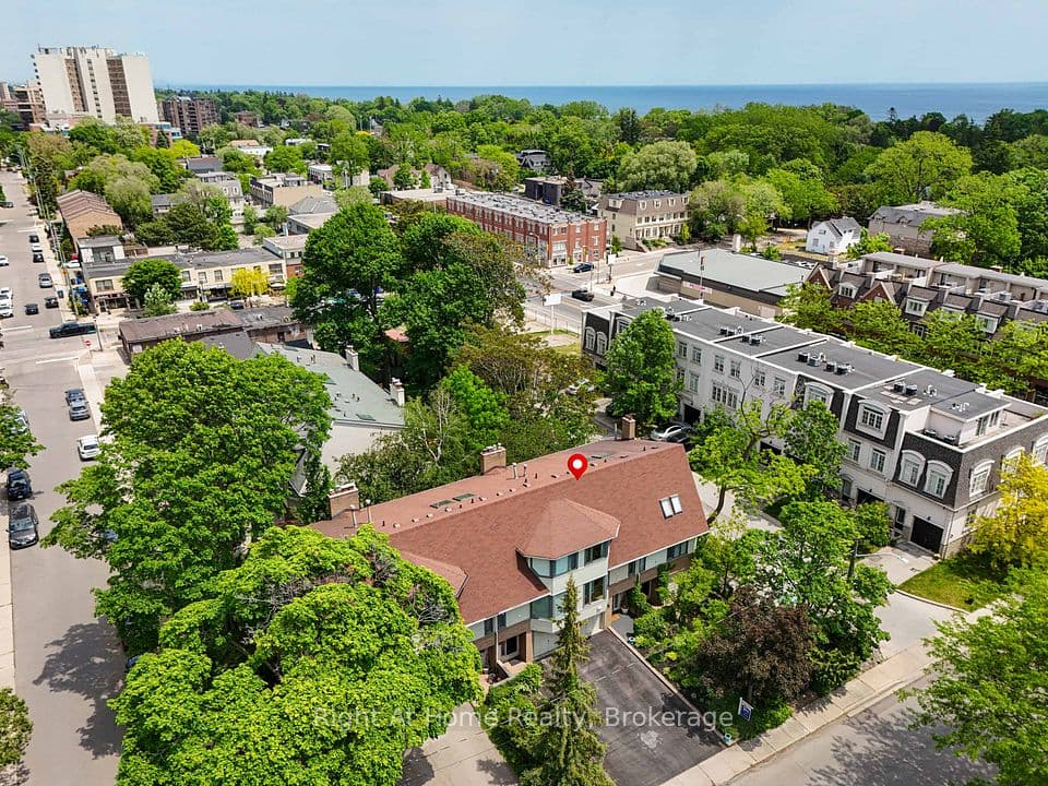 109 Brant Street, Oakville, ON L6K 2Z7 – photo 2