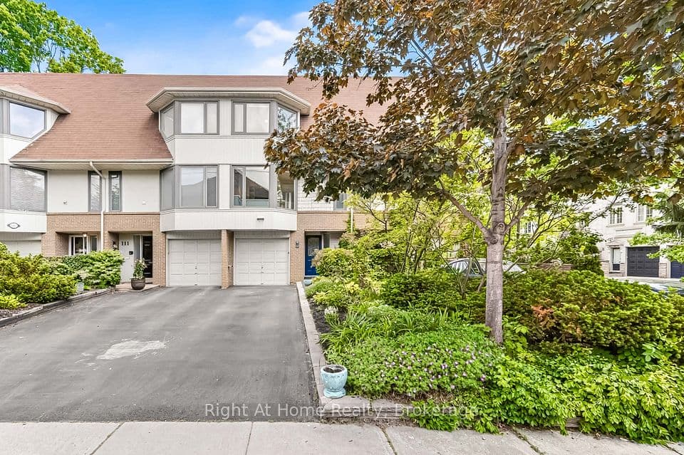 109 Brant Street, Oakville, ON L6K 2Z7 – main photo