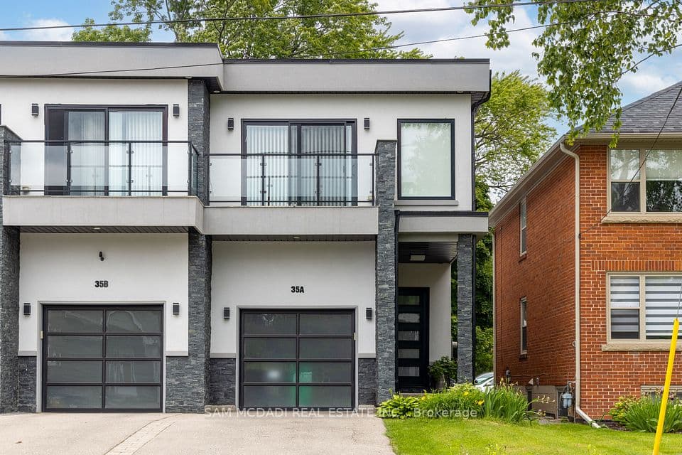 35A Broadview Avenue, Mississauga, ON L5H 2S8 – main photo