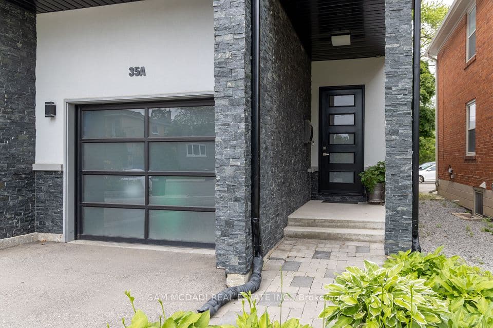 35A Broadview Avenue, Mississauga, ON L5H 2S8 – photo 2