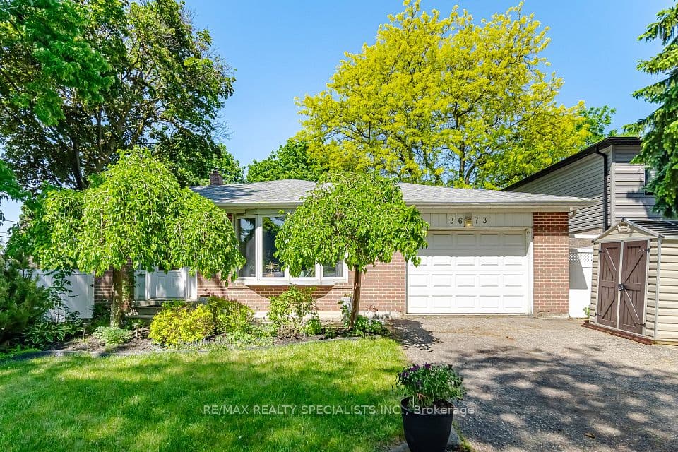 3673 Fieldgate Drive, Mississauga, ON L4X 2J8 – main photo