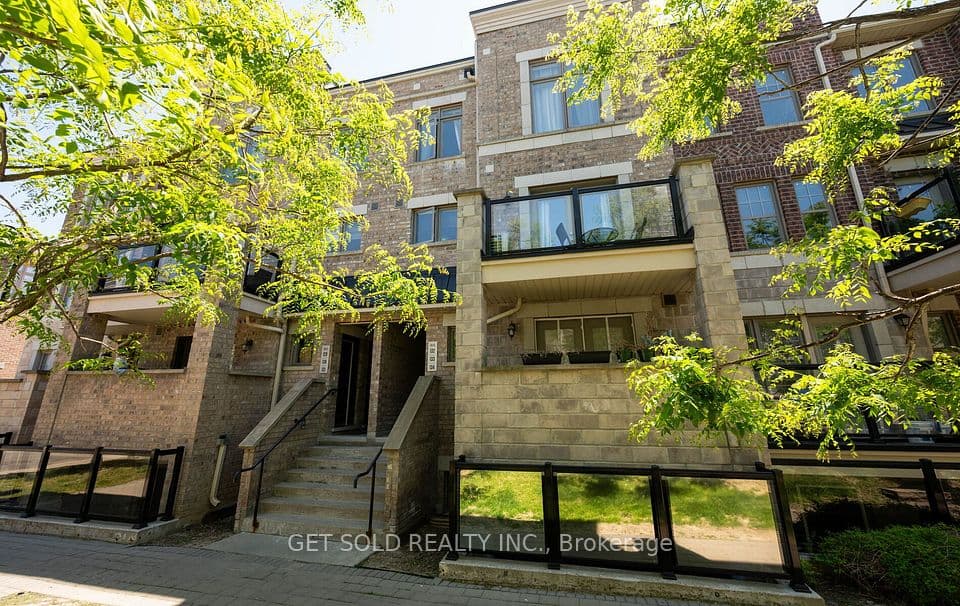 80 Parrotta Drive 132, Toronto, ON M9M 0E6 – main photo