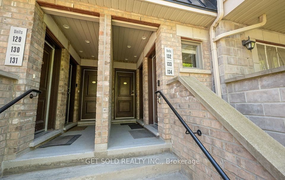 80 Parrotta Drive 132, Toronto, ON M9M 0E6 – photo 3