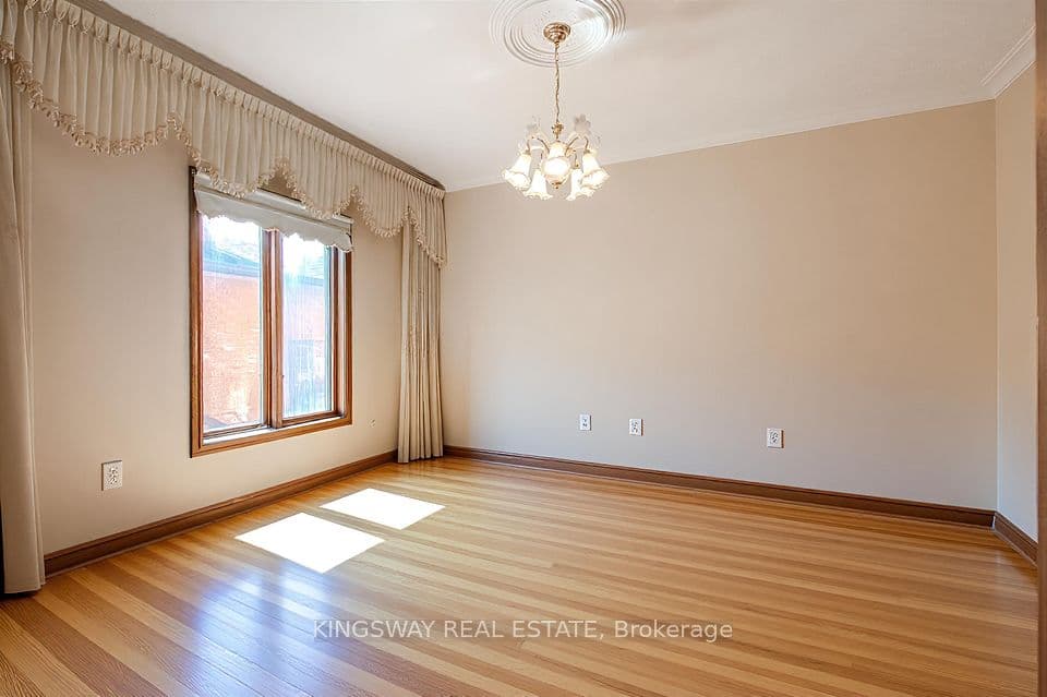27 Mulholland Avenue, Toronto, ON M6A 2S1 – photo 3